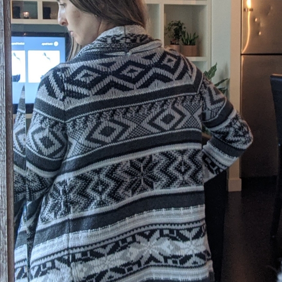 Winter Pullover - Picture 3 of 6